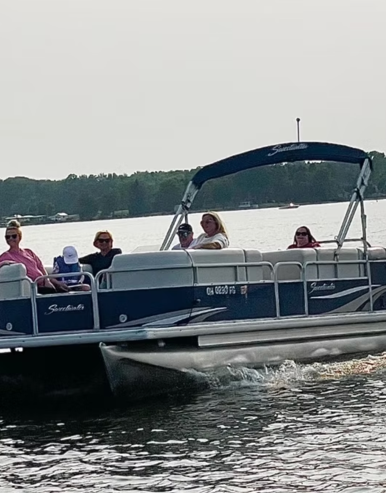 22' Sweetwater Pontoon Rental